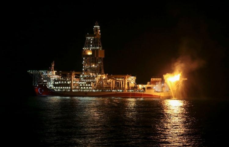 <p>Cezayirli yetkililer Avrupa'ya bu yıl yüz milyar metreküp gaz ihraç edebileceklerini söylüyor. Bu da Rusya'nın savaştan önce ithal ettiği miktarın yaklaşık yüzde 65'i'ne denk geliyor. Öte yandan Cezayir, ucuz Rus gazının ortaya çıkmasından önce İtalya'nın en büyük tedarikçisiydi. </p>