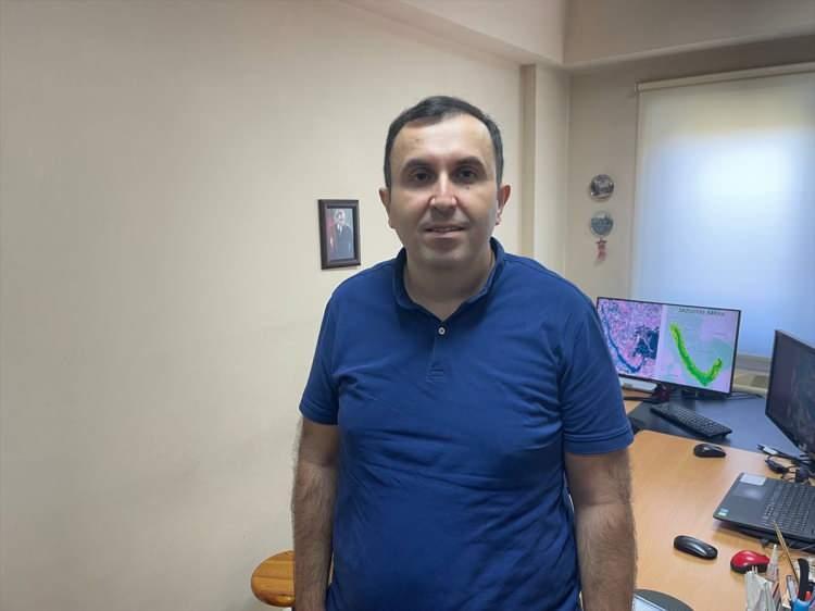 <p>Bir önceki yıla göre en çok yüzey alanı küçülmesi barajlardan Kazandere'de yüzde 79, Papuçdere'de yüzde 71, Elmalı'da yüzde 36, Sazlıdere'de yüzde 34 ve Alibey'de yüzde 25 oranında yaşandığı anlaşıldı.</p>