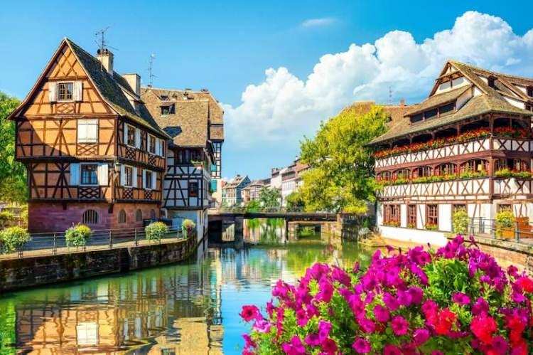 <p>STRASBOURG</p>