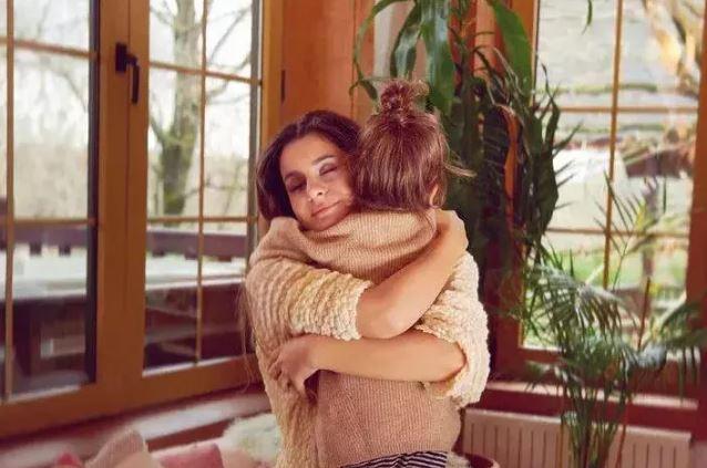 <p>İlk kez 2019 yılında anne olmanın mutluluğunu yaşayan Atiye, ilk kızlarına <strong>'Ferah Feza' </strong>adını vermişti.<strong>​</strong></p>
