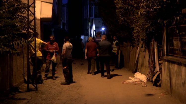 <p> Halbuki hepsi yeni. Hiç giymediğim yeni yeni kıyafetlerimi aldılar gittiler. Bana bir dükkan kiralasalardı, ben bunları yavaş yavaş yıkar ütüler satardım. Ben de para kazanırdım, bu rezillikler de olmazdı" dedi.</p>