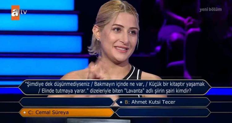 <p><strong>7. soruya</strong><span style="color:#0000CD"><strong> da doğru yanıt veren doktor, </strong></span><strong>100 bin TL</strong><span style="color:#0000CD"><strong> değerindeki</strong></span><strong> 8.</strong><span style="color:#0000CD"><strong> soruya kadar geldi.</strong></span></p>
