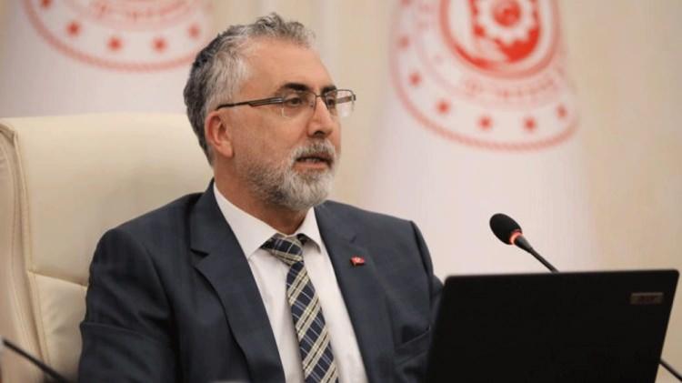 <p>Daha önce Çalışma ve Sosyal Güvenlik Bakanı Vedat Işıkhan emekli ve memur maaşlarına ilişkin son durumu paylaşmıştı. İşte, emekli zammı ile ilgili son dakika gelişmeleri...</p>