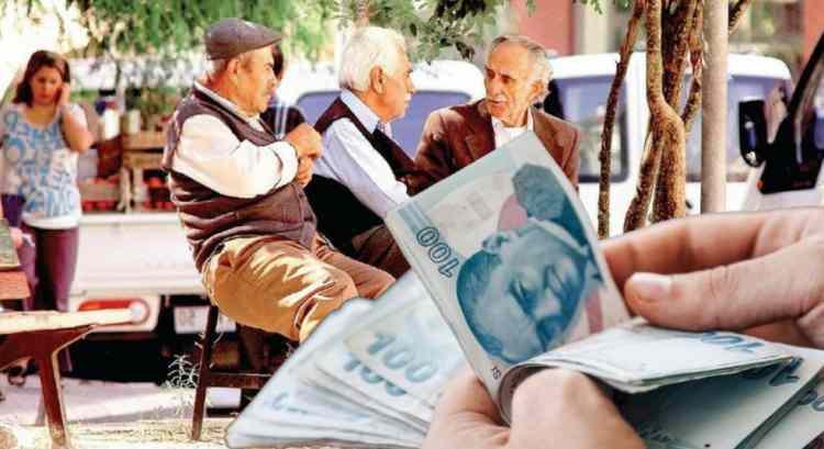 <p>Emeklilere yapılacak ilave artışın ocak ayı itibariyle yürürlüğe girmesi bekleniyor. Bu yıl olduğu gibi refah payı da dikkate alınarak oransal artışla iyileştirme yapılması birinci seçenek arasında bulunuyor.</p>
<p> </p>