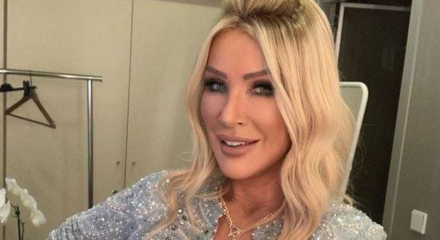 <p><span style="color:#800000"><strong>OLAYIN İ&Ccedil; Y&Uuml;Z&Uuml; &Ccedil;OK BAŞKAYMIŞ!</strong></span></p>

<p>Yeni sosyal medya y&ouml;neticisinin isteği &uuml;zerine b&ouml;yle bir adım attığını dile getiren Seda Sayan, kimseyle bir sorununun olmadığını vurguladı. Sayan; <strong><em>"Takip&ccedil;ilerimi ben değil, yeni sosyal medyacım &ccedil;ıkardı. 'Bundan sonra y&ouml;netimi ben ele alıyorum, b&ouml;yle olma​sı gerekiyor' dedi. &Ouml;yle yaptı"</em></strong> şeklinde konuştu.&nbsp;</p>
