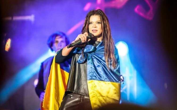 <p><span style="color:#000000"><strong>2004 Eurovision Şarkı Yarışması'nda seslendirdiği "Wild Dances" isimli parçayla Ukrayna'nın ilk Eurovision birincisi olan Ruslana, bir etkinlik için önceki gün soluğu İstanbul'da aldı.</strong></span></p>
