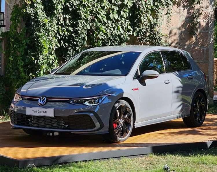 <p><strong>YÜKSEK PERFORMANS</strong></p>
<p> </p>
<p>Yeni Golf GTI, doğrudan enjeksiyonlu 245 PS güç ve 370 Nm tork üreten turbo şarjlı (TSI) motorla donatılmış.</p>