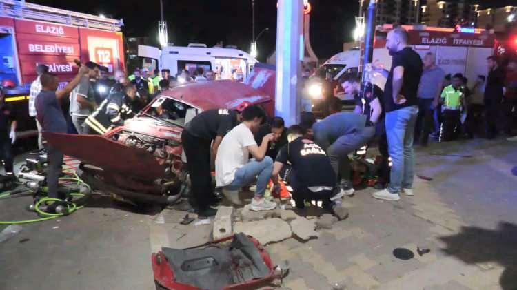 <p>Kaza, akşam saatlerinde Malatya Caddesi Hazardağlı Kavşağı’nda meydana geldi.</p>
