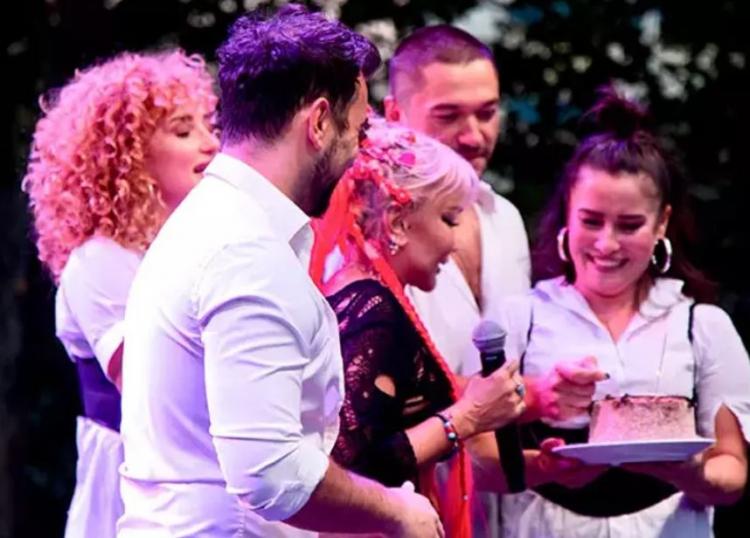 <p>Evcimik, aynı zamanda  sosyal medya hesabından yaptığı doğum günü paylaşımı ile takipçilerinden büyük beğeni almıştı. </p>

<p> </p>
