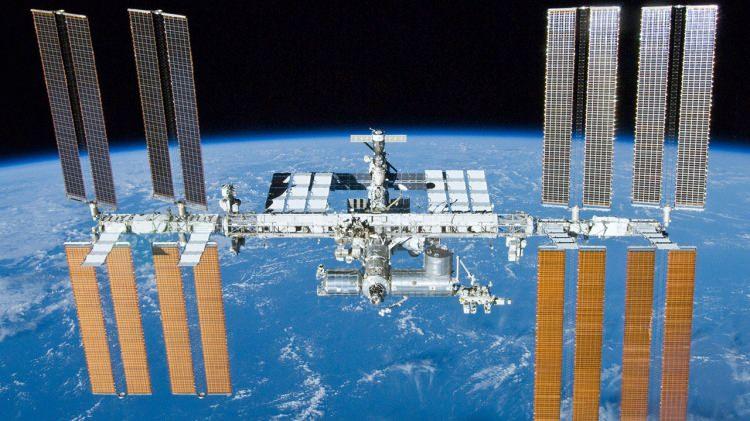 <p>Uluslararası Uzay İstasyonu yirmi yılı aşkın bir süredir çalışmaya devam ediyor ve 15 yıllık beklenen operasyonel ömrünü geride bıraktı.</p>
