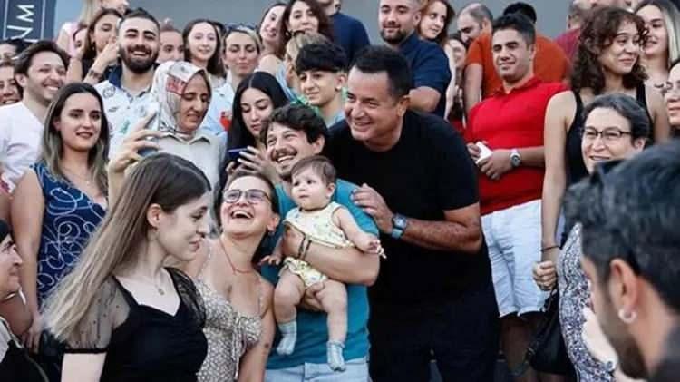 <p><strong>Ekibe Acun Ilıcalı'nın kızı Banu Ilıcalı ve eşi Ceyhun Efe de eşlik etti.</strong></p>
<p> </p>