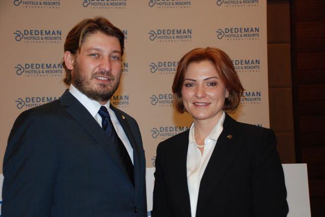 <p><span style="color:#000000"><strong>Bu resmi belgede sahtecilik suçudur. Rıfat Dedeman dolandırıcılık suçundan yargılanmalı" ifadelerini kullandı.</strong></span></p>