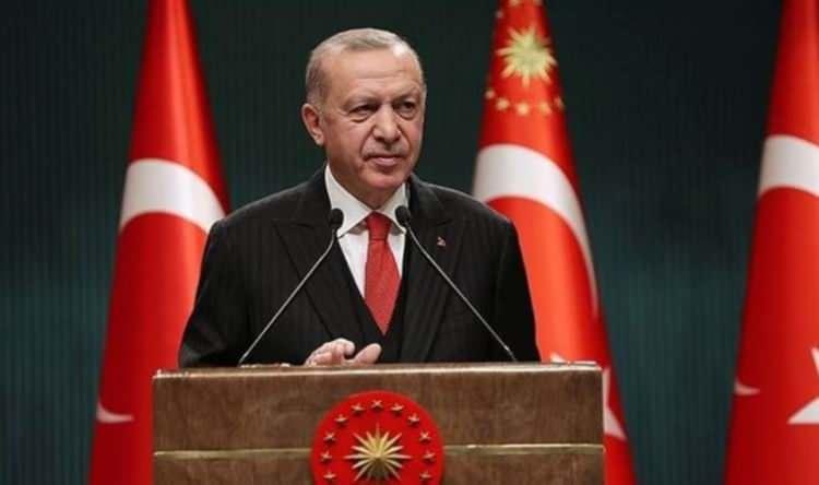 <p>Cumhurbaşkanı Erdoğan, Kabine Toplantısı sonrası yaptığı açıklamada, <strong>"9 bin 500 lirayı aşmayan cep telefonu ve bilgisayar için toplamda 5 bin 500 lirayı geçmeyen şekilde destek vereceğiz."</strong> dedi.</p>
