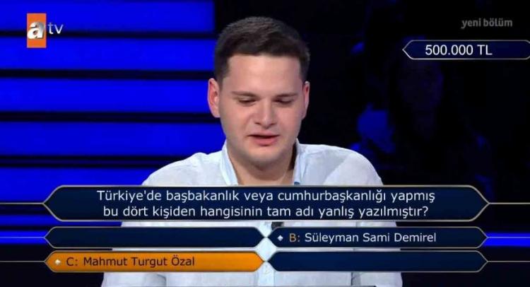 <p><strong>Sorunun cevabı için hem yarı yarıya, hem de çift cevap joker hakkını kullanan Ahmet Talha Dağlı, 'C- Mahmut Turgut Özal' cevabıyla 500 bin TL'yi kazandı.</strong></p>

<p> </p>
