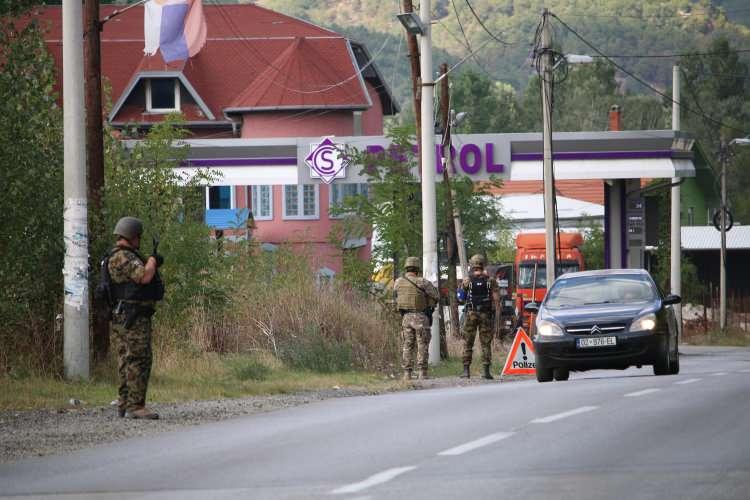 <p>Banjska Manastırı ve çevresine sığınan silahlı grup, Kosova polisince kuşatılmış ve bölgede gün boyunca çatışmalar sürmüştü.</p>
