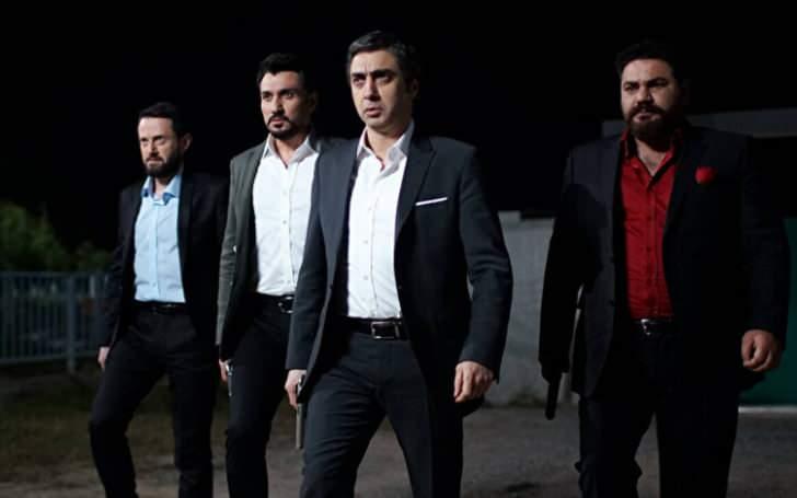 <p><span style="color:#000000"><strong>"Kurtlar Vadisi Pusu" dizisinde Polat Alemdar'a yakınlığıyla bilinen "Cahit Kaya" karakterini oynayan Cahit Kayaoğlu uzun zamandır ortalıkta yoktu.</strong></span></p>