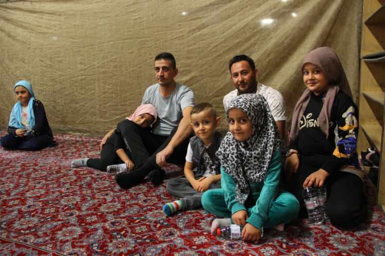 <p><strong>KAYSERİ</strong></p>
<p>Kayseri'de Mevlit Kandili dolayısıyla program gerçekleştirildi. Kayseri İl Müftülüğü tarafından tarihi Hunat Camisi'nde düzenlenen kandil programında dualar edildi, İl Müftüsü Yusuf Akkuş vaaz verdi.</p>