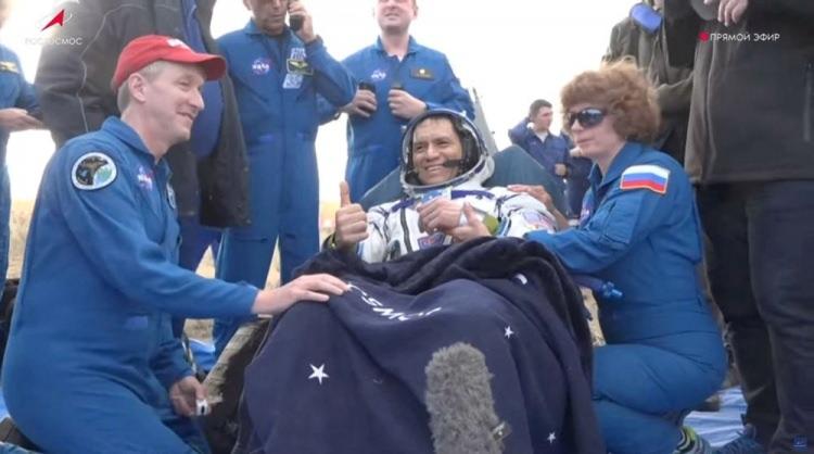<p>ABD'li astronot Frank Rubio ve iki Rus kozmonot Kazakistan'a iniş yaptı.</p>

<p> </p>
