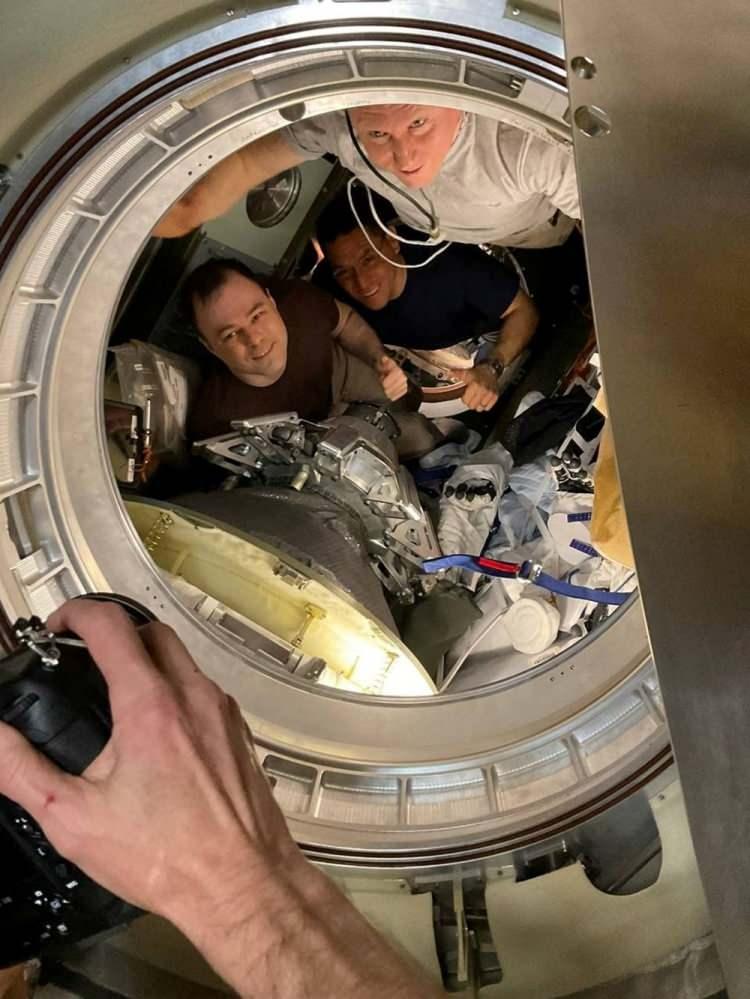 <p>Rubio ve beraberindeki 2 Rus kozmonot, 6 aylık bir misyon için Rus Soyuz kapsülü ile Uluslararası Uzay İstasyonuna gitmişti.</p>
<p> </p>