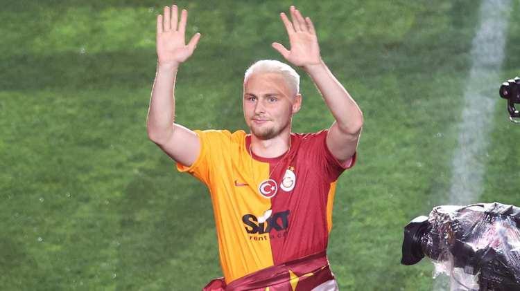 <p>9 - Victor Nelsson / Galatasaray<br />
<br />
* Önceki piyasa değeri: 18 Milyon Euro<br />
<br />
* Yeni piyasa değeri: 19 Milyon euro<br />
<br />
* Artış: +1 </p>
