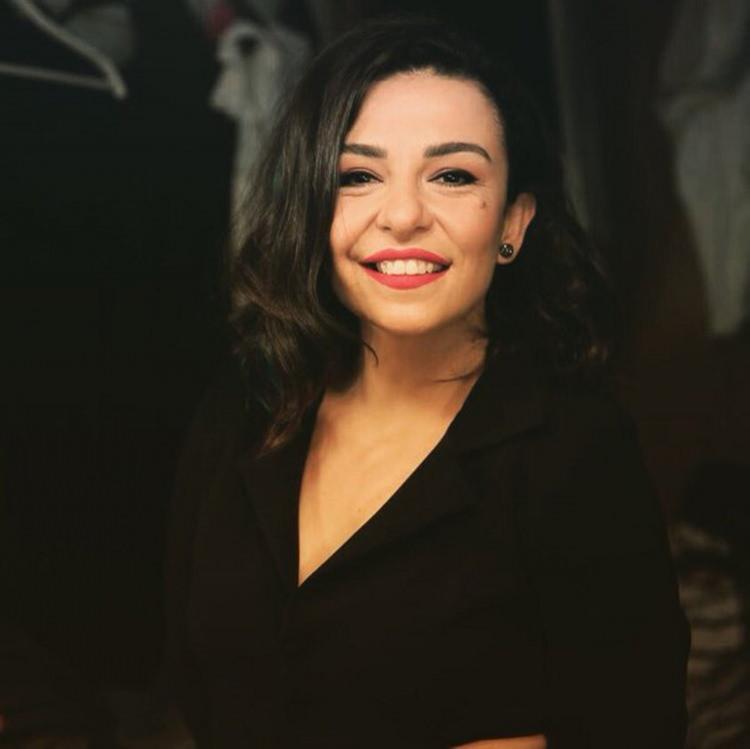 <p><strong>Ünlü şarkıcı, konser esnasındayken çirkin bir saldırıya uğramıştı. Büyük bir tehlike geçiren ünlü şarkıcı, seyirciler tarafından atılan çakmağın kafasına gelmesi sonucu o korku dolu anlarını anlattı.</strong></p>