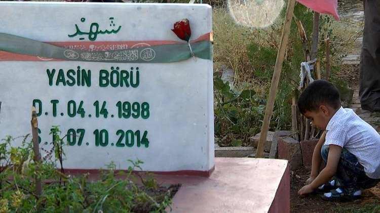 <p>Yargıtay 16. Ceza Dairesi'nin bozma ilamında, Yasin Börü'nün olay tarihinde 18 yaşından küçük olduğuna işaret edilerek, "canavarca hisle öldürmek" suçundan mahkum edilen sanıkların bu suçu "çocuğa karşı" işlediğinin de değerlendirilmesi gerektiği belirtildi.</p>