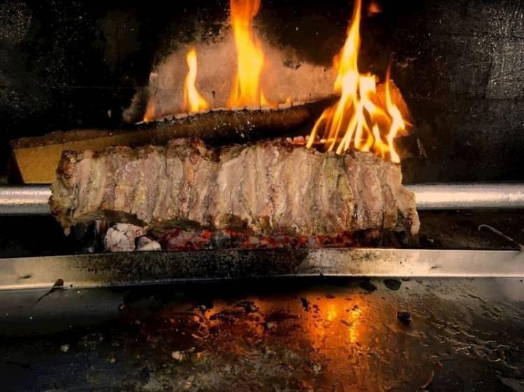 <p><strong>Erzurum: Cağ Kebabı</strong></p>
