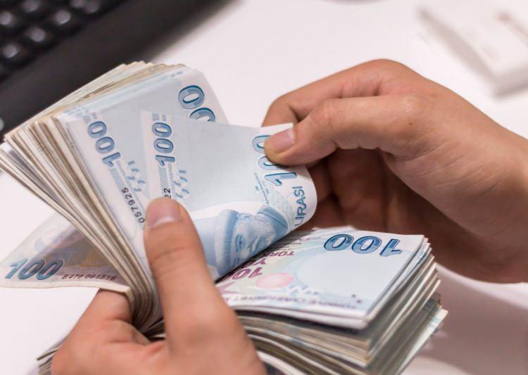 <div><strong>ASGARİ ÜCRET NE KADAR OLACAK?</strong></div>
<div> </div>
<div>Öte yandan işçiler için Aralık ayında asgari ücret belirlenecek. Asgari Ücret Tespit Komisyonu Aralık ayında toplanarak 2024 yılında uygulanacak yeni ücreti belirleyecek.</div>