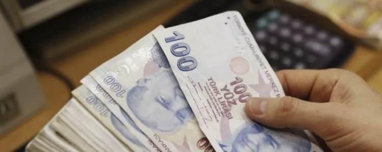 <div>Bunun dışında Ocak ayı ile birlikte enflasyon rakamlarına göre hem memurların hem de emeklilerin maaşları artırılacak. Eylül enflasyonunun açıklanmasıyla birlikte üç aylık oran yüzde 25,11 olarak belirlendi.</div>
<div> </div>
