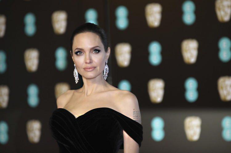 <p><span style="color:#800000"><strong>Çalışmaları süren filmin başrolünde dünyaca ünlü yıldız </strong></span><span style="color:#8B4513"><strong>Angelina Jolie</strong></span><span style="color:#800000"><strong>'nin yer alacağı biliniyordu.</strong></span></p>

<p> </p>
