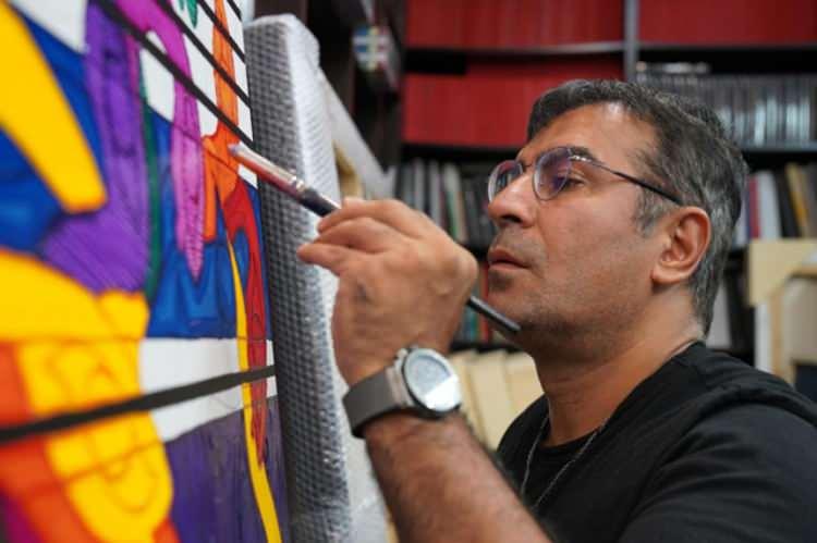 <p><span style="color:#000000"><strong>"Hafıza Odası", "Gavur Mahallesi", "Yedigören'in Alfabesi" ve "Mitoslar Evreni" gibi sergileriyle sanat dünyasında önemli bir yer edinen sanatçı Ahmet Güneştekin, Venedik'in simge yapılarından biri için harekete geçti.</strong></span></p>