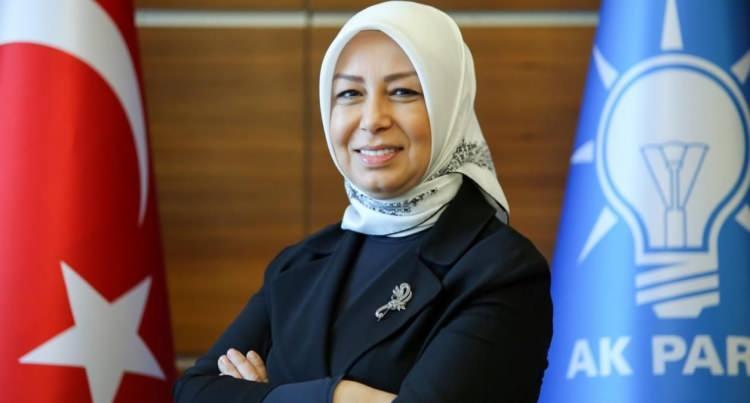<p>Öznur Çalık</p>
