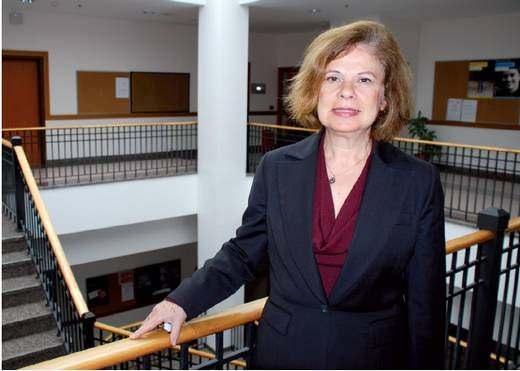 <p>Sumru Altuğ</p>

<p> </p>
