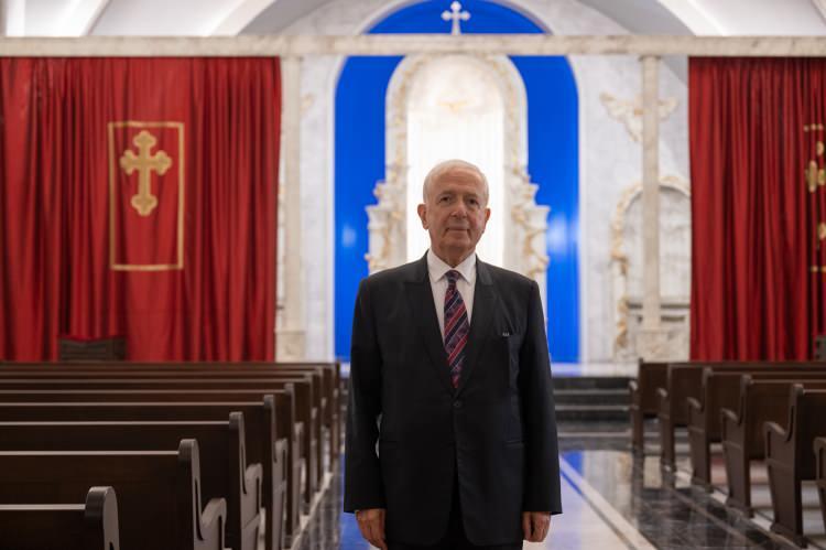 <p>Beyoğlu Tarlabaşı'ndaki kilise dışında kendi mülkiyetlerinde bir kilise olmadığını söyleyen Susin, cemaatin yoğunluğunun Yeşilköy'de olduğunu ve bu kilisenin ihtiyaçlarını büyük oranda karşılayacağını kaydetti.</p>
<p> </p>