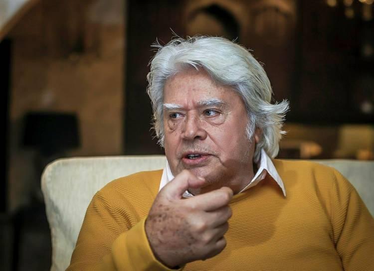 <p><span style="color:#B22222"><strong><em>&Ccedil;ok başarılı bir doktorsunuz ama Google'a adınızı yazdığımızda C&uuml;neyt Arkın'ın ilk eşi olarak ge&ccedil;iyorsunuz. Biraz rahmetliyi sizden dinlesek...</em></strong></span></p>
