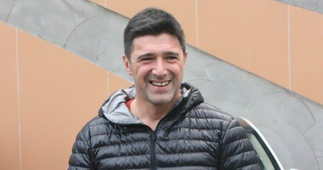 <p><strong>Ünlü sunucu Hakan Ural'ın 18 yıllık eşiyle çekilmiş olan karelerini çok beğenildi. </strong></p>