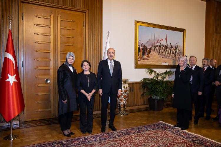 <p>Gazeteci Fadime Özkan</p>
