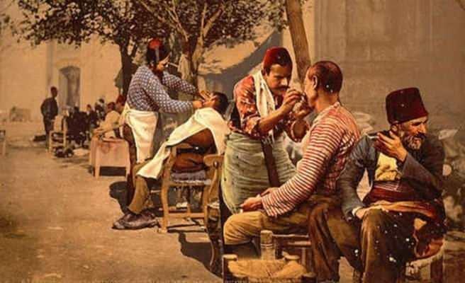 <p>Ahilik Haftası etkinliklerinde yılın ahisi se&ccedil;ilen &Ccedil;orlu Esnaf ve Sanatkarla Odası &Uuml;yesi Nihat Pehlivan'a, şed kuşatıldı. Yılın kalfası Muzaffer Kahramanoğlu, &ccedil;ırağı ise Yusuf Yılmaz se&ccedil;ildi. Yılın kalfası ve &ccedil;ırağına ise g&uuml;n&uuml;n anısına belge verildi.</p>

<p>&nbsp;</p>
