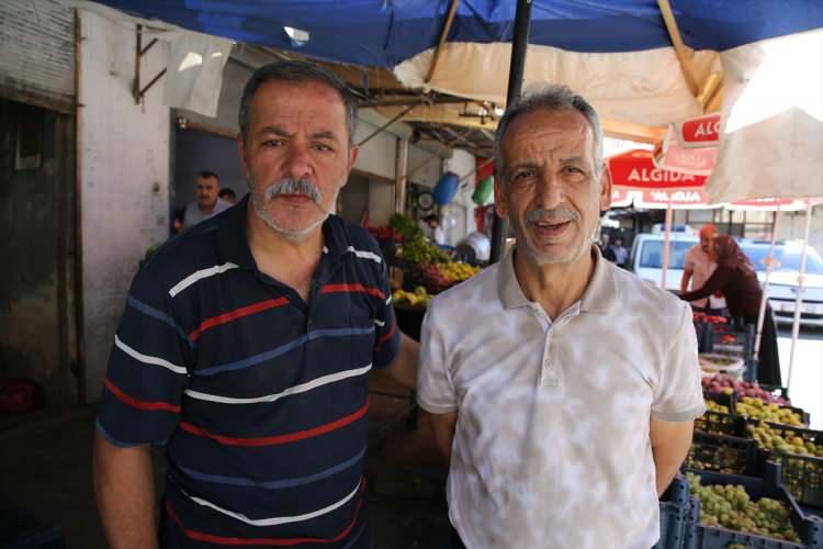 <p><strong>"Kadim geleneğimizi yaşatmamız önemli"</strong></p>

<p>Her pazartesi günü tarihi 3 çarşıda esnafla toplu dua ettiklerini, ticari ahlaka yönelik ayet ve hadisler okuduklarını dile getiren Yılmaz, esnafın bu ayet ve hadisleri kendine şiar edindiğini kaydetti. Yılmaz, şunları kaydetti:</p>
