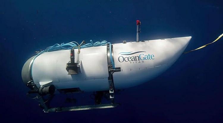 <p><span style="color:#B22222"><em><strong>Titanik'in enkazına dalış yaparken patlayarak parçalanan Oceangate firmasına ait Titan denizaltı felaketi beyaz perdeye taşınıyor. 5 milyarderin bir hiç uğruna hayatını kaybettiği trajik kazayı konu alacak yapım için hazırlıklar başladı.</strong></em></span></p>
