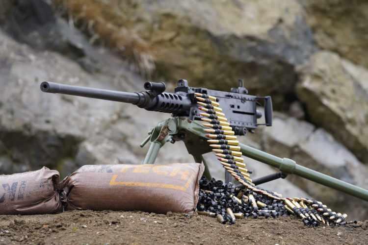 <p><strong>24 ÜLKENİN ASKERİ VE KOLLUK KUVVETLERİNİN BİRİNCİ TERCİHİ</strong></p>
<p>Dünya üzerinde 24 ülkenin askeri ve kolluk kuvvetlerinin birinci tercihi olan CANiK, önümüzdeki dönemde sadece tabancaların değil aynı zamanda üretmiş olduğu 12.7mm ağır makineli tüfek ve orta kalibre toplar ile de dünya ordu ve kolluk kuvvetlerinin gözdesi olmaya devam edecek.</p>