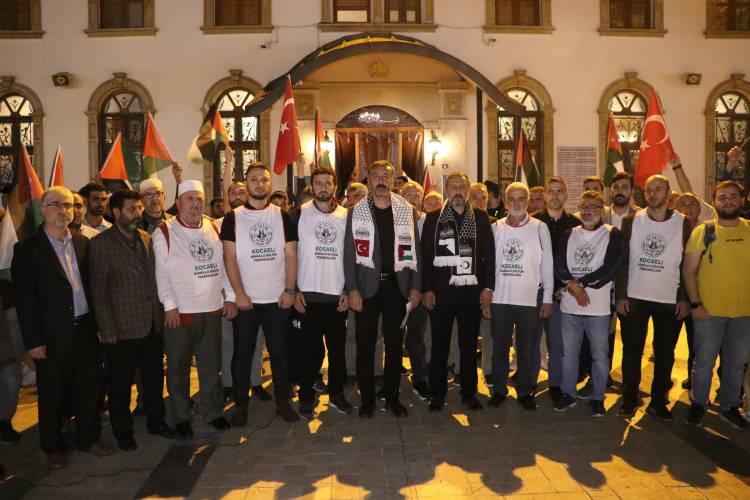 <p><strong>KOCAELİ</strong></p>
<p>Kocaeli'de, 54 sivil toplum kuruluşunun temsilcilerinden oluşan Gönüllü Kültür Teşekkülleri Platformunun üyelerince, Filistinlilere destek amacıyla gösteri düzenlendi.</p>