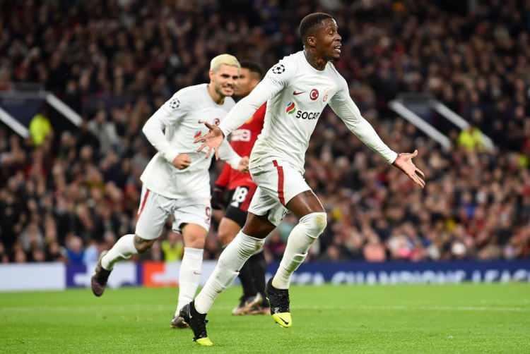 <p>Galatasaray bu sonucun ardından puanını 4'e yükseltti ve 6 puanlı lider Bayern Münih'in arkasından 2. sırada konumlandı.</p>