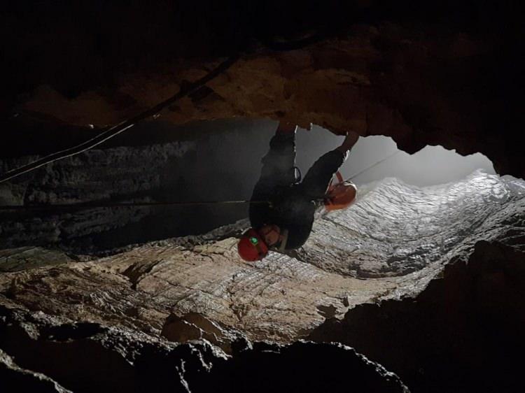 <p>Akdeniz Üniversitesi Mağara Araştırmaları Topluluğu (AKÜMAK), 2018'de bulduğu Gıççekecek Düdeni'nin keşfine devam etmek için yeni bir ekspedisyon organize etti. Mağaracılar 635 metre derinliğe kadar indikleri mağarayı keşfederek haritaladı.</p>
