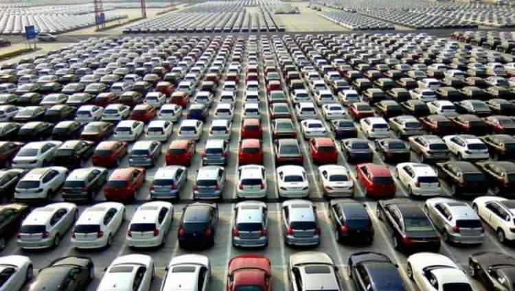 <p>Otomobil ve hafif ticari araç pazarı, bu yılın eylül ayında yüzde 55,9 büyüyerek 96 bin 793 adet olurken, bu tüm zamanların en yüksek eylül ayı olarak kayıtlara geçti.</p>
