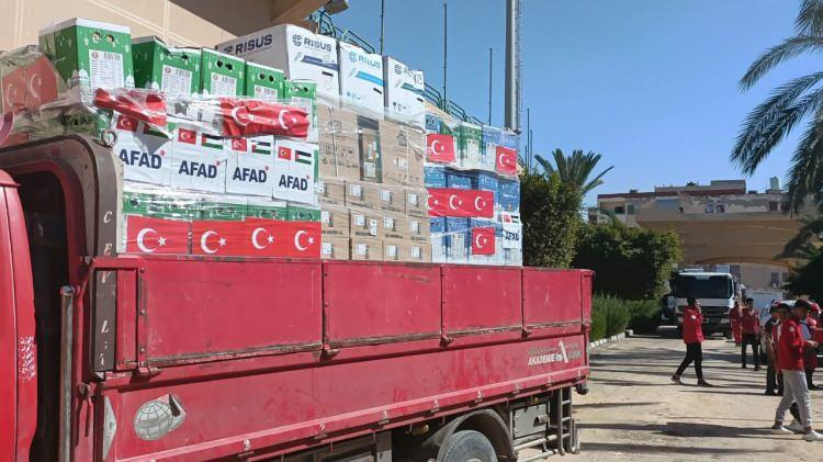 <p>Gazze'den düzenlenen saldırılarda 1300 İsraillinin hayatını kaybettiği, 3 bin 300 İsraillinin yaralandığı aktarılmıştı.</p>