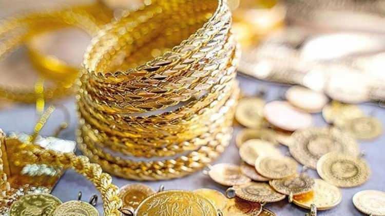 <p>"Özellikle altın ve gümüş tarafında bunu hissediyoruz. Ons tarafında 50 dolarlık bir yükseliş var. Özellikle petrol fiyatlarında bu yükseliş devam ediyor. Yüzde 2,5 oranında primli, 88 dolar seviyesinde.</p>

<p> </p>
