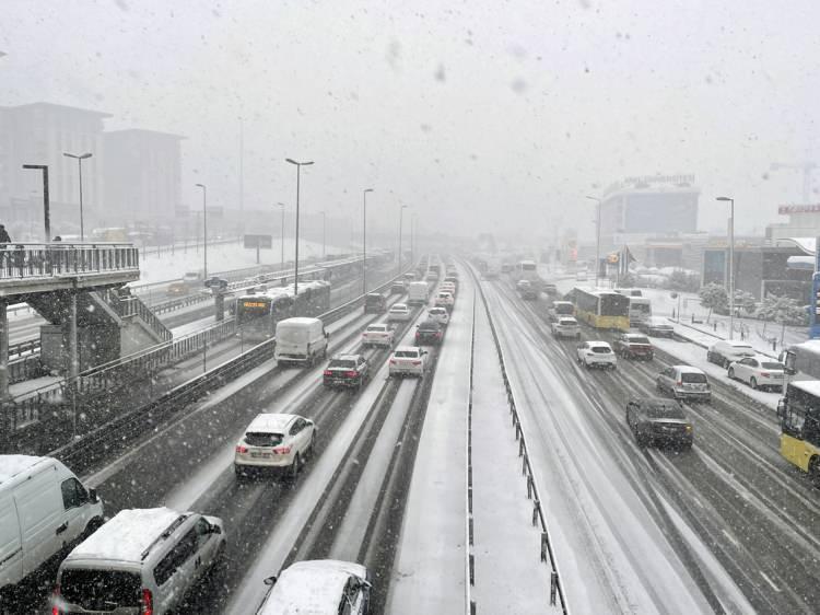 <p>Ocak ve şubat aylarında ise deniz etkili kar yağışlarının olması muhtemel. </p>