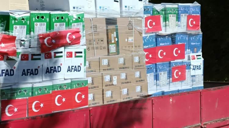 <p>Gazze'den İsrail yönüne binlerce roket atılırken, Filistinli silahlı gruplar Gazze-İsrail sınırındaki Beyt Hanun-Erez Sınır Kapısı'na baskın düzenleyerek burayı ele geçirmişti.</p>