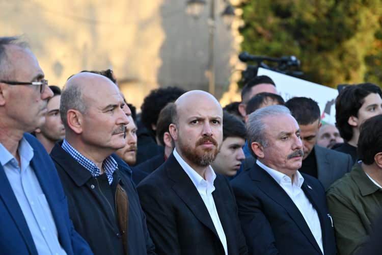 <p><strong>ESKİ TBMM BAŞKANI ŞENTOP VE MİLLETVEKİLLERİ DE YÜRÜYÜŞE DESTEK VERDİ</strong></p>
<p> </p>
<p> </p>